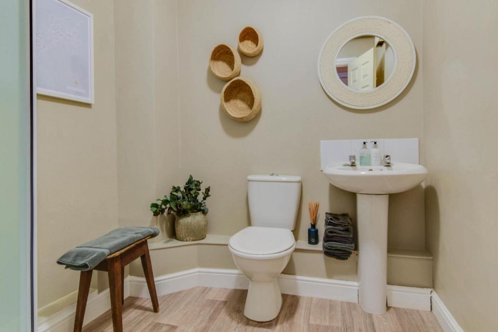 The Malthouse - Naturally Styled Central Apartment Cirencester Luaran gambar